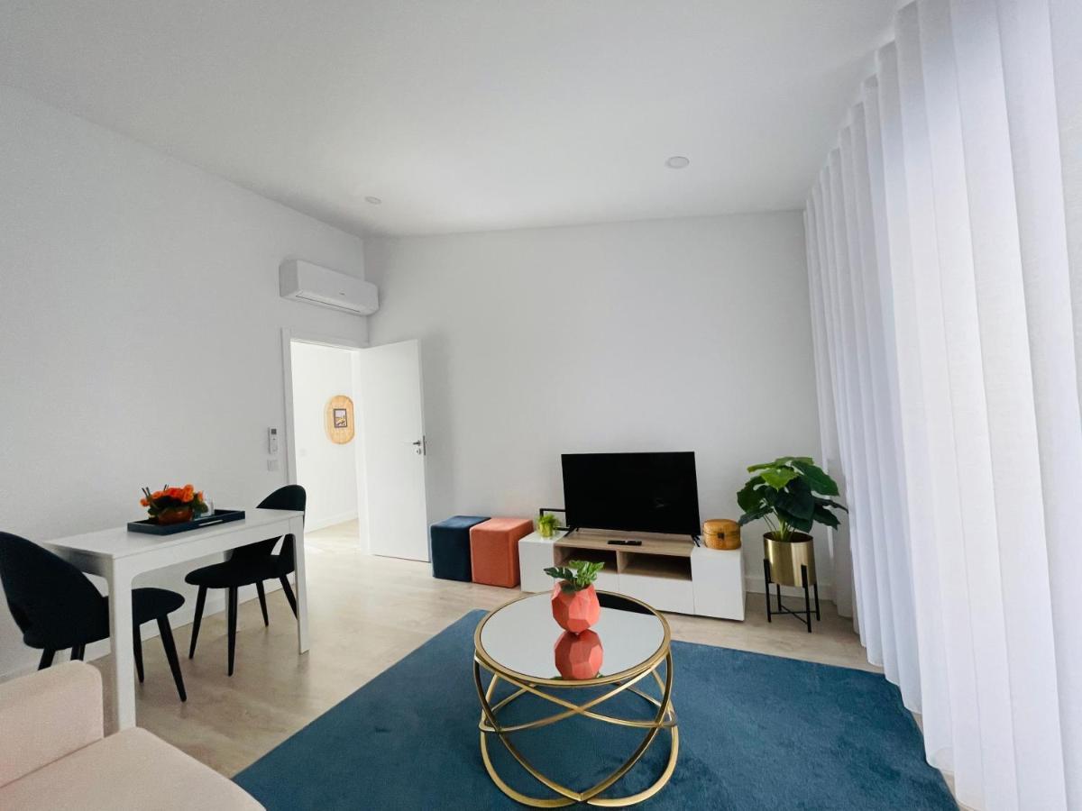 Central Tiled Apartment Авейру Екстер'єр фото